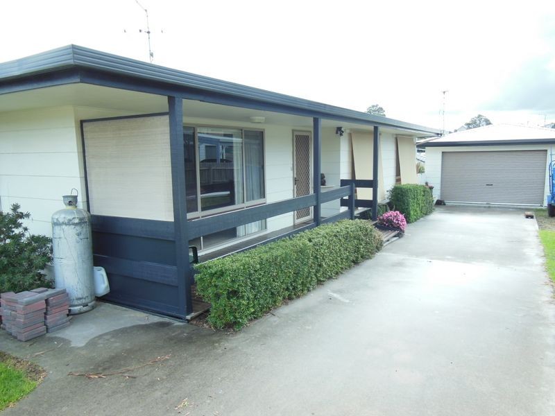 5 Hill Court, Lakes Entrance VIC 3909