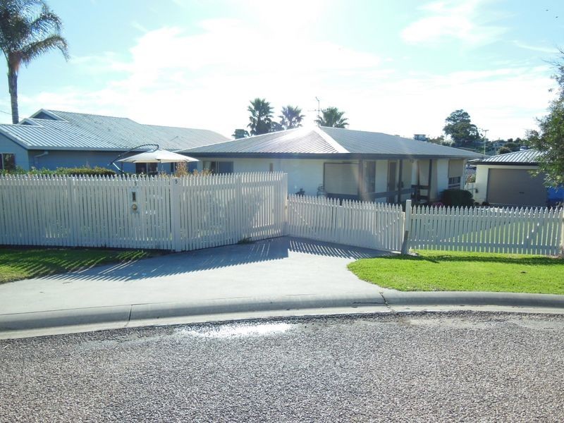 5 Hill Court, Lakes Entrance VIC 3909