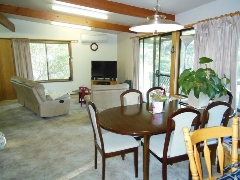 26 & 26a Secomb Close, Lakes Entrance VIC 3909