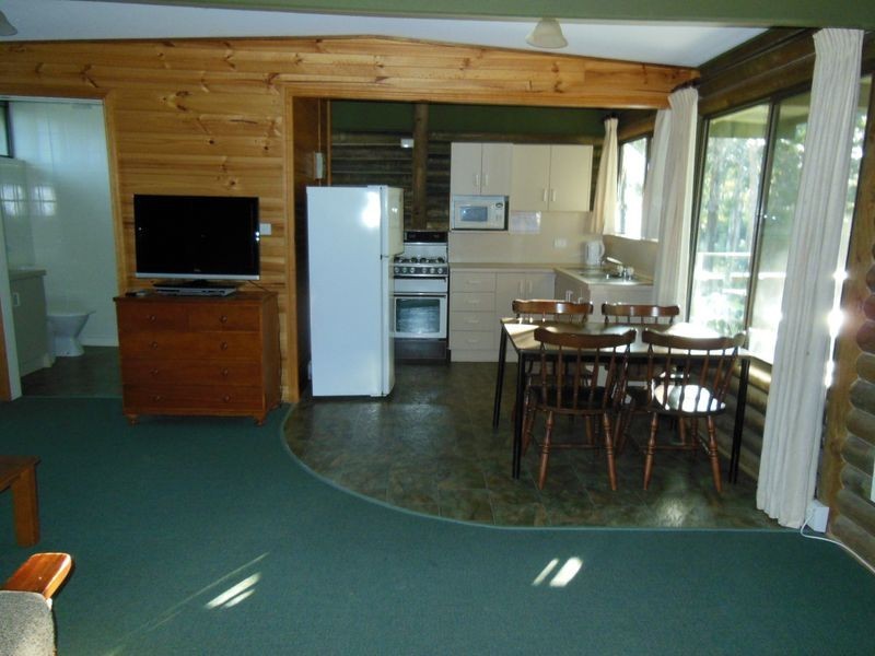 26 & 26a Secomb Close, Lakes Entrance VIC 3909