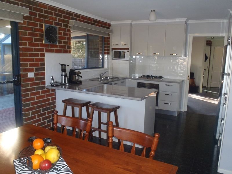 86 Albatross Road, Kalimna VIC 3909