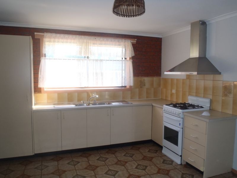 1 & 2/67 Lake Bunga Beach Road, Lakes Entrance VIC 3909