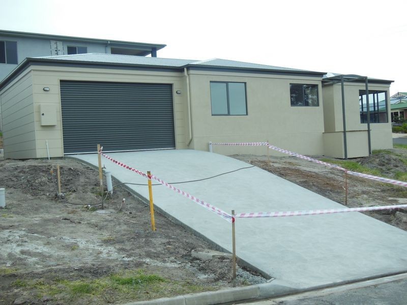 2 Abalone Avenue, Lakes Entrance VIC 3909