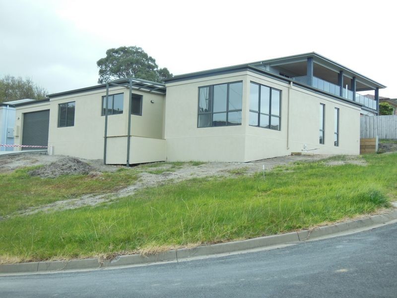 2 Abalone Avenue, Lakes Entrance VIC 3909