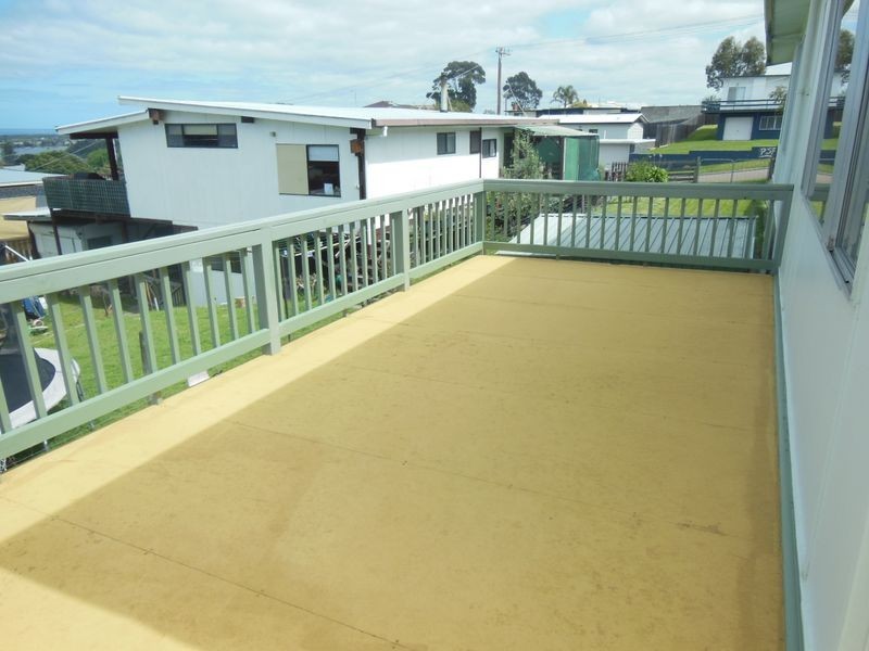 14 Grandview Road, Lakes Entrance VIC 3909