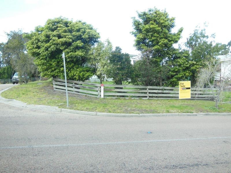14 Grandview Road, Lakes Entrance VIC 3909