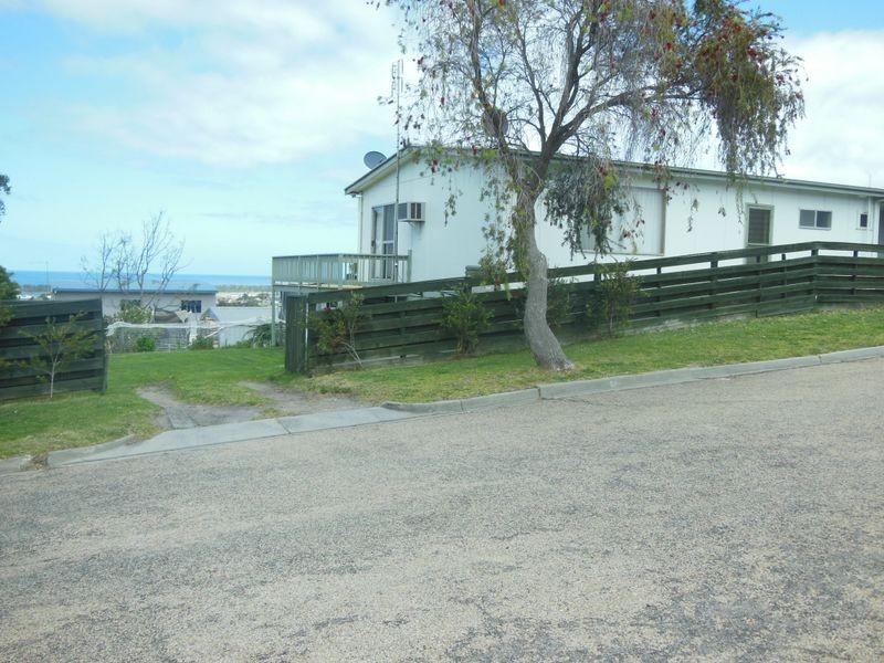 14 Grandview Road, Lakes Entrance VIC 3909