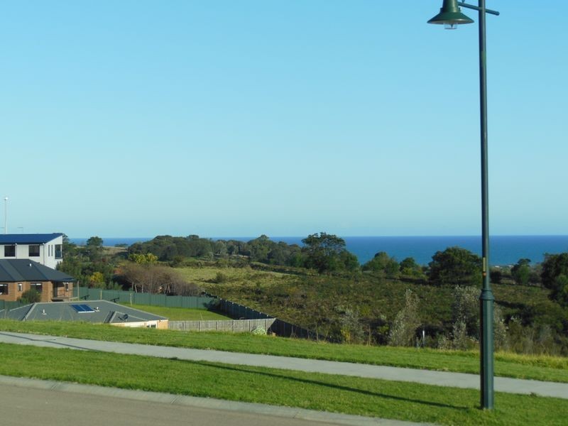 78 Country Club Drive, Lakes Entrance VIC 3909