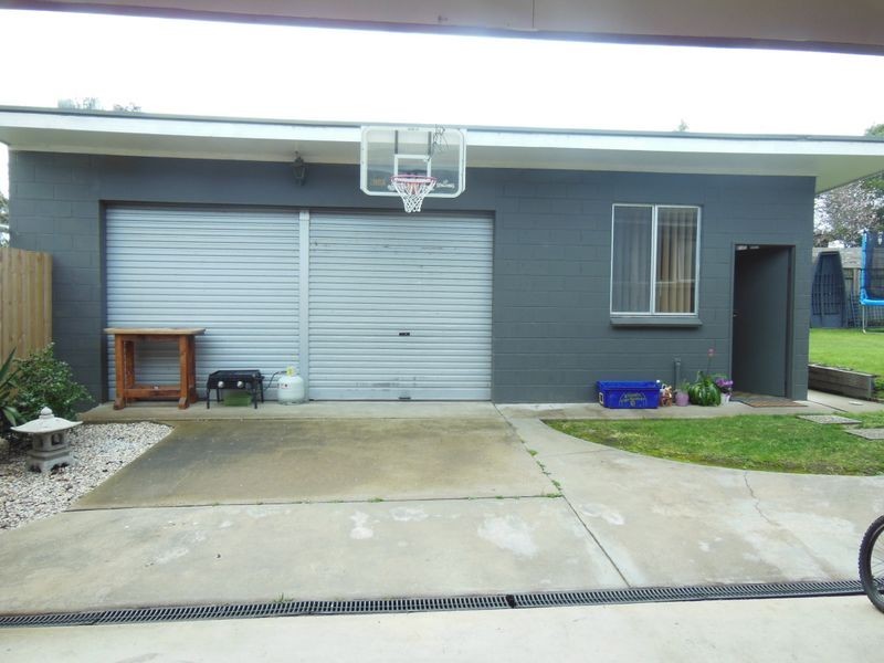 23 Lookout Road, Kalimna VIC 3909