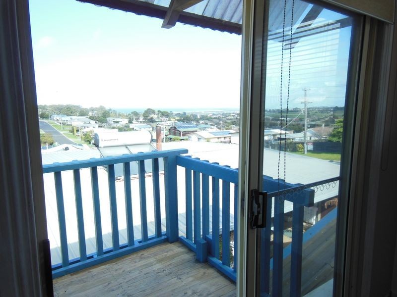 54 McCullough Street, Lakes Entrance VIC 3909