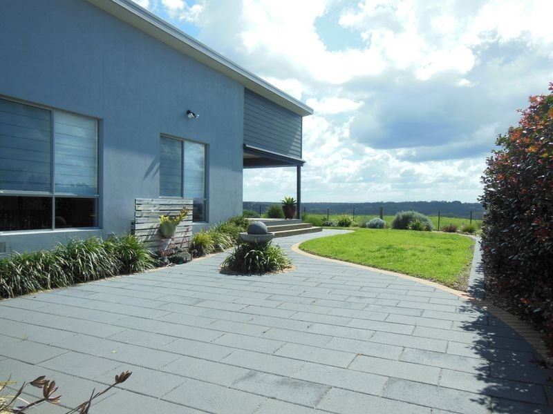 13 Bream Road, Lake Tyers Beach VIC 3909