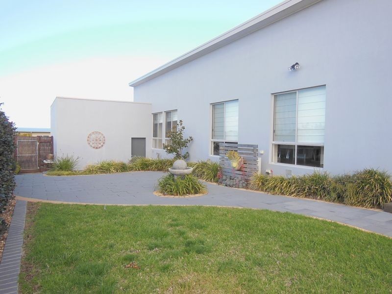 13 Bream Road, Lake Tyers Beach VIC 3909