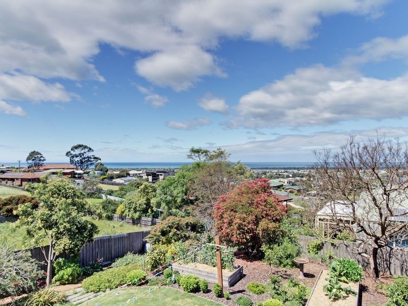 14 Periwinkle Drive, Lakes Entrance VIC 3909