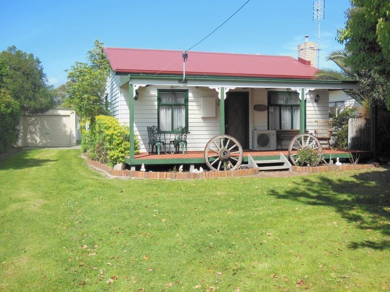 44 Don Road, Lakes Entrance VIC 3909