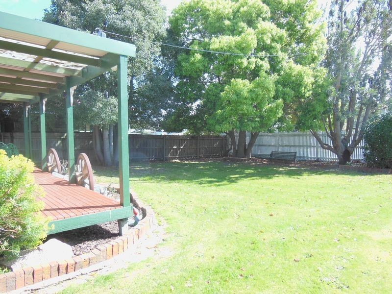 44 Don Road, Lakes Entrance VIC 3909