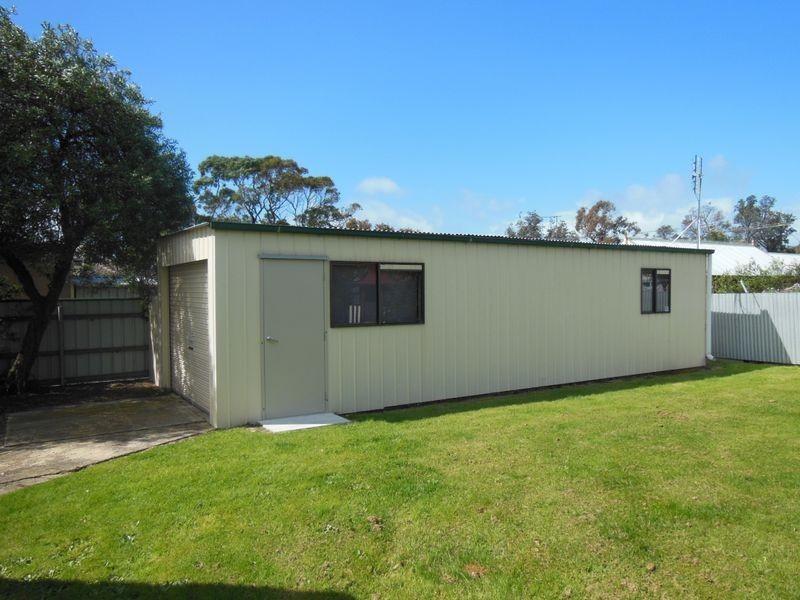 44 Don Road, Lakes Entrance VIC 3909