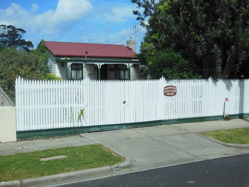 44 Don Road, Lakes Entrance VIC 3909