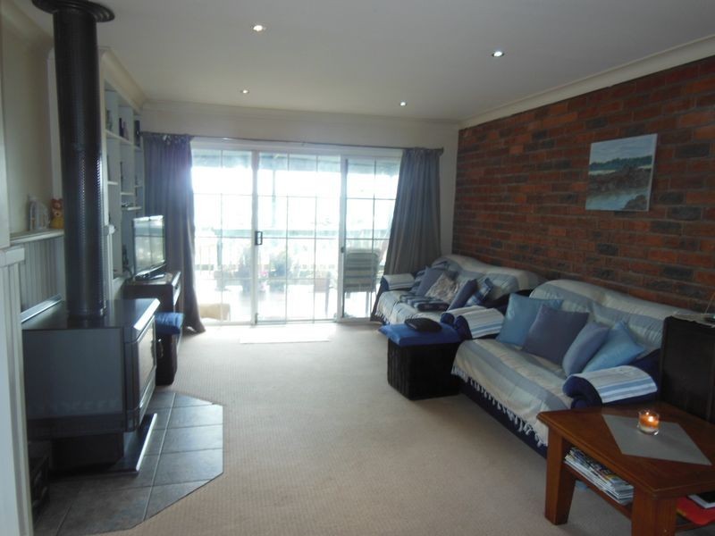 16 Davernport Drive, Lake Tyers Beach VIC 3909