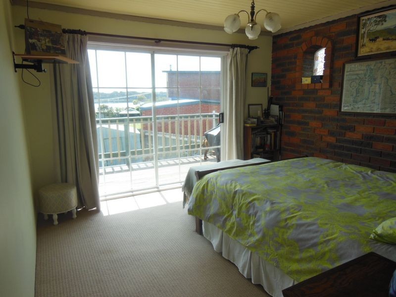 16 Davernport Drive, Lake Tyers Beach VIC 3909