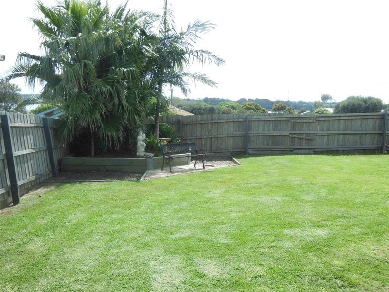 16 Davernport Drive, Lake Tyers Beach VIC 3909