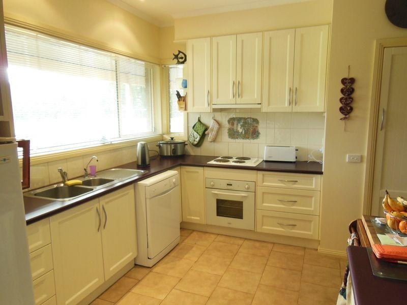 121 Ostlers Road, Lakes Entrance VIC 3909