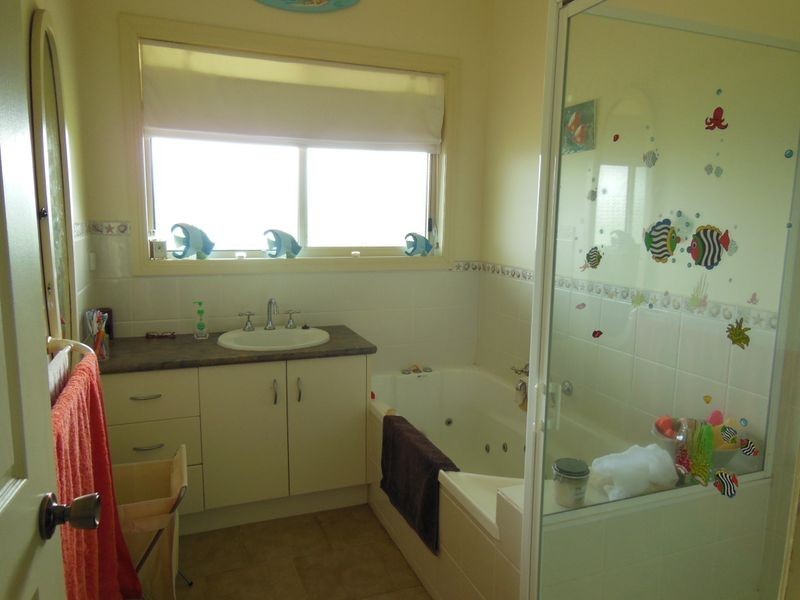 121 Ostlers Road, Lakes Entrance VIC 3909