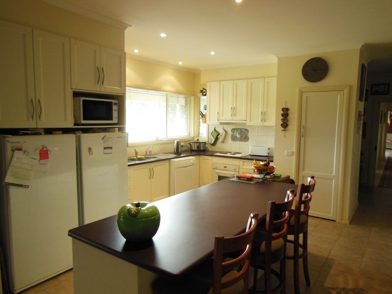 121 Ostlers Road, Lakes Entrance VIC 3909