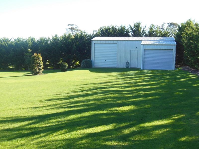 121 Ostlers Road, Lakes Entrance VIC 3909