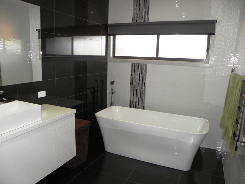 12 Mitchelson Court, Lakes Entrance VIC 3909