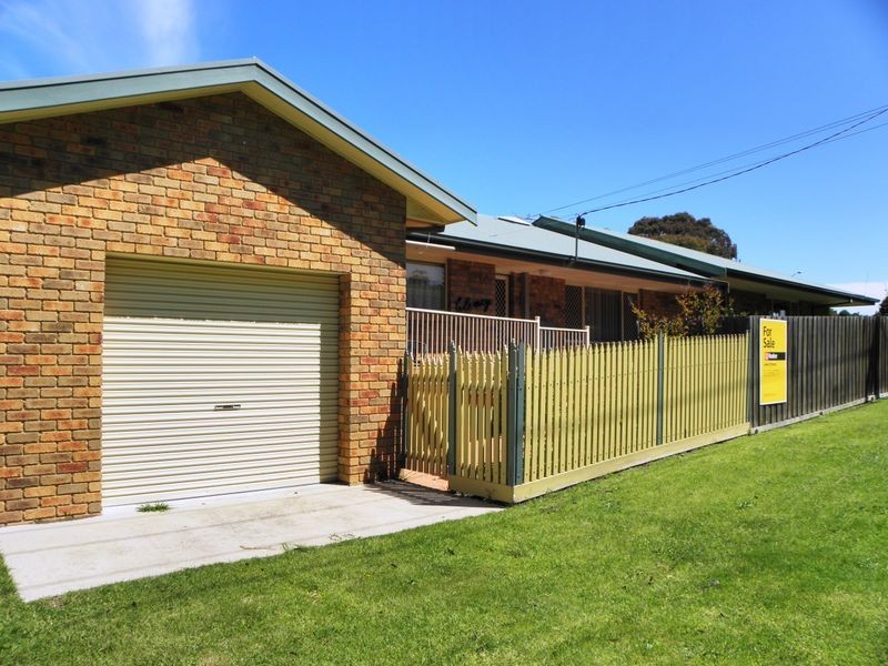72 Palmers Road, Lakes Entrance VIC 3909