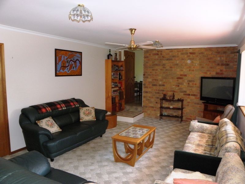 72 Palmers Road, Lakes Entrance VIC 3909