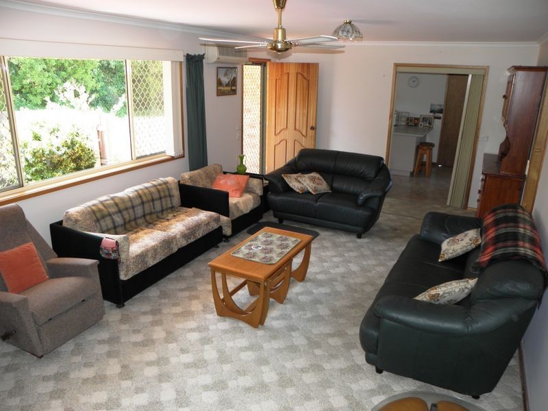 72 Palmers Road, Lakes Entrance VIC 3909