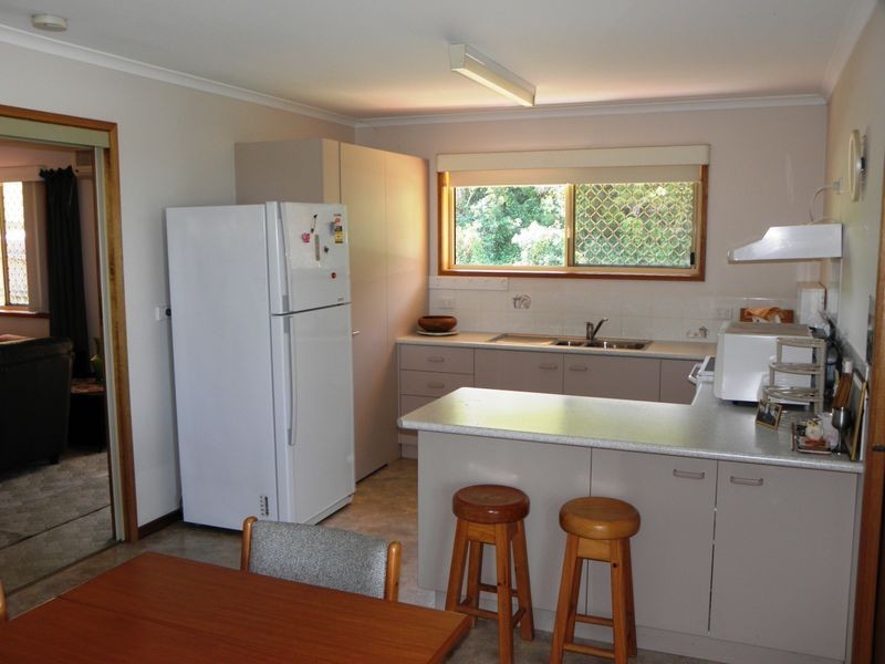 72 Palmers Road, Lakes Entrance VIC 3909