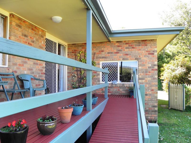 72 Palmers Road, Lakes Entrance VIC 3909