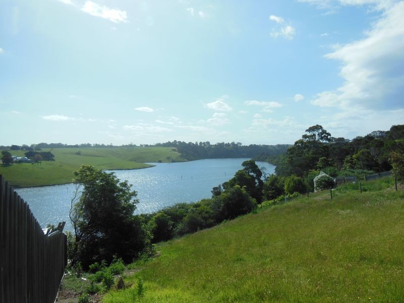 4 Bass Close, Lakes Entrance VIC 3909