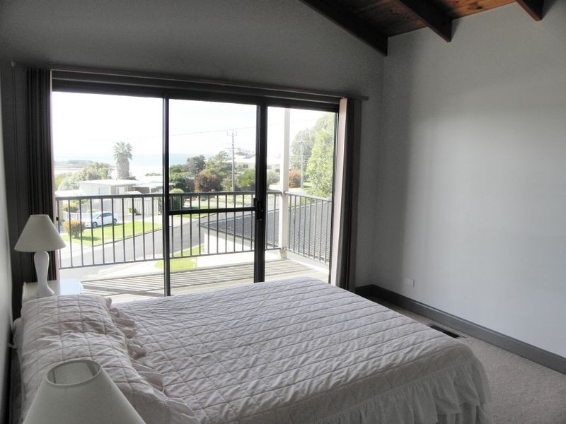 65 Lakeside Drive, Lake Tyers Beach VIC 3909