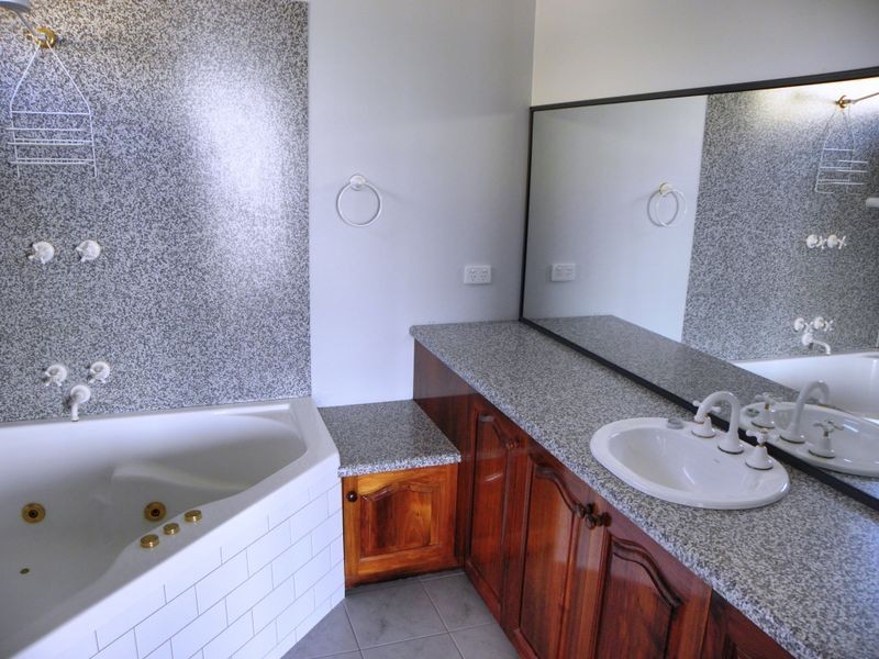 65 Lakeside Drive, Lake Tyers Beach VIC 3909