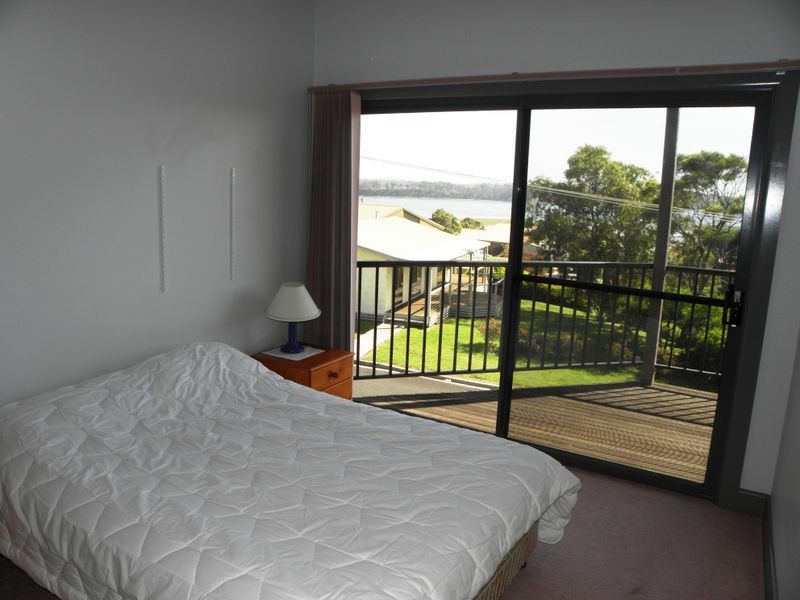 65 Lakeside Drive, Lake Tyers Beach VIC 3909