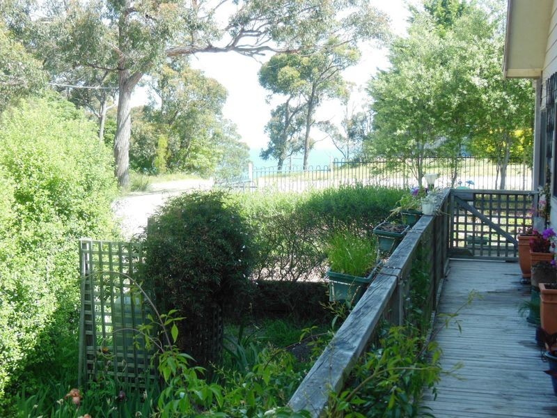 17 Sandbar Drive, Lakes Entrance VIC 3909