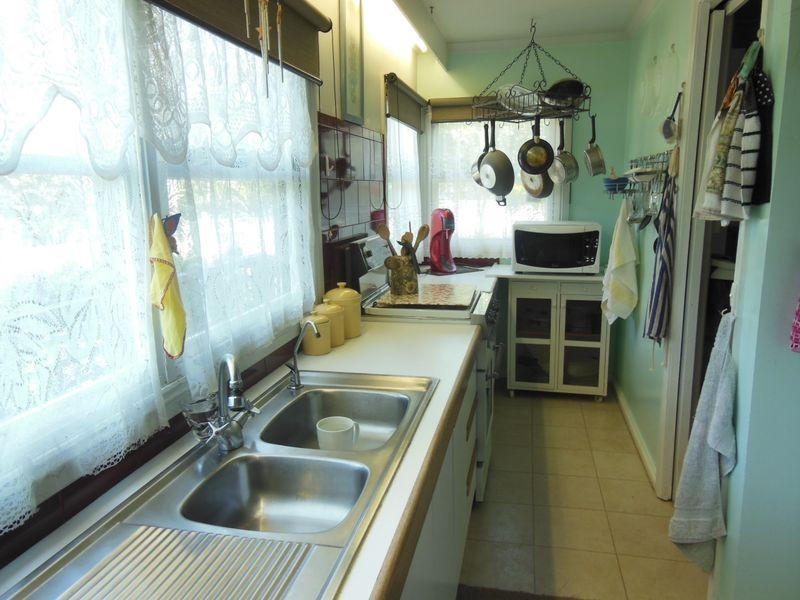 17 Sandbar Drive, Lakes Entrance VIC 3909