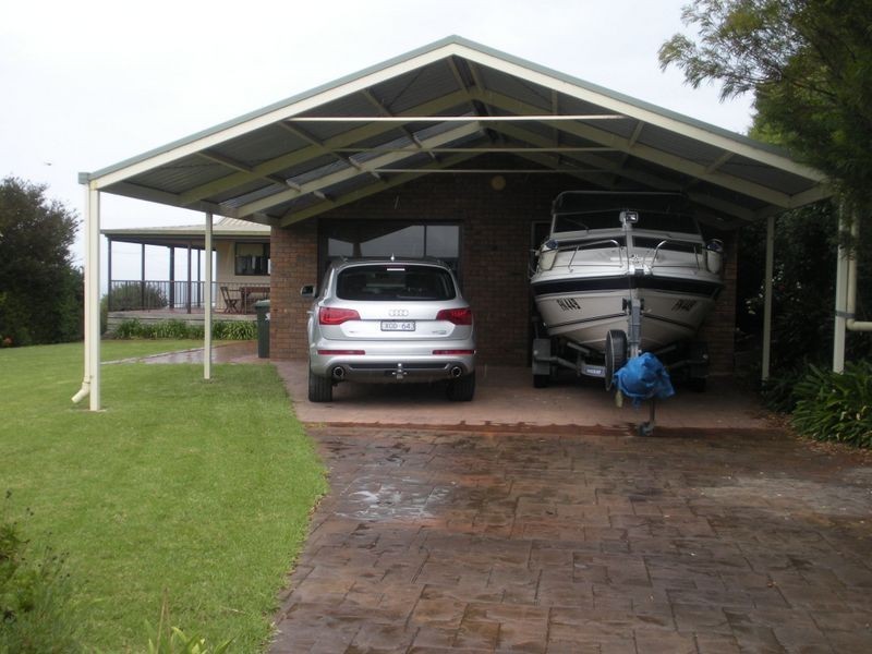 100 Gold Ring Road, Lake Bunga VIC 3909