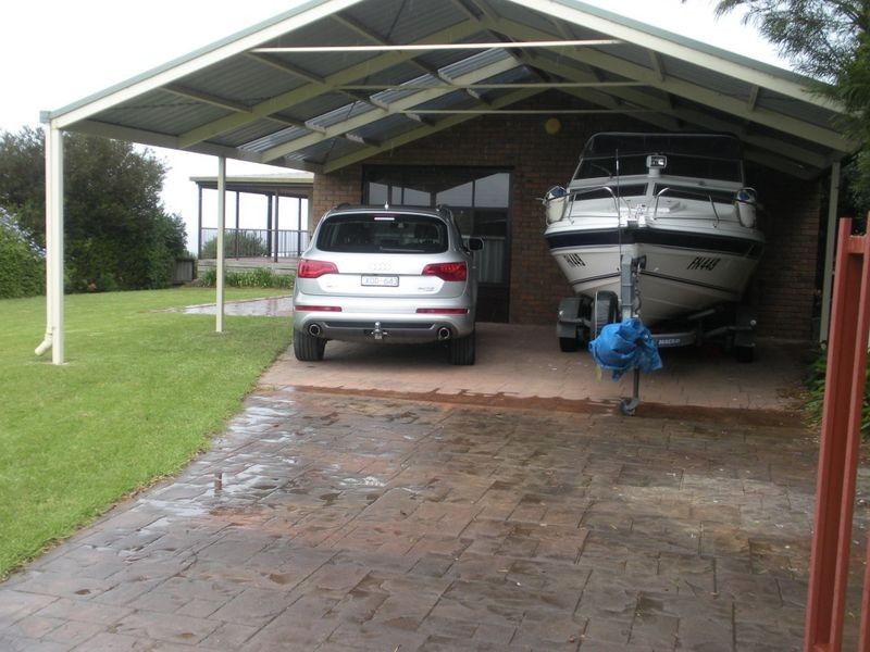 100 Gold Ring Road, Lake Bunga VIC 3909