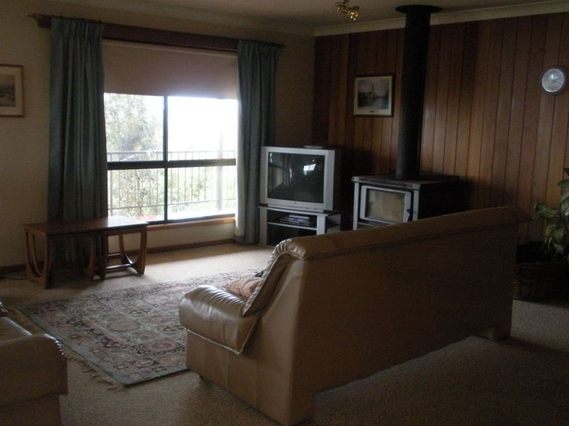 100 Gold Ring Road, Lake Bunga VIC 3909