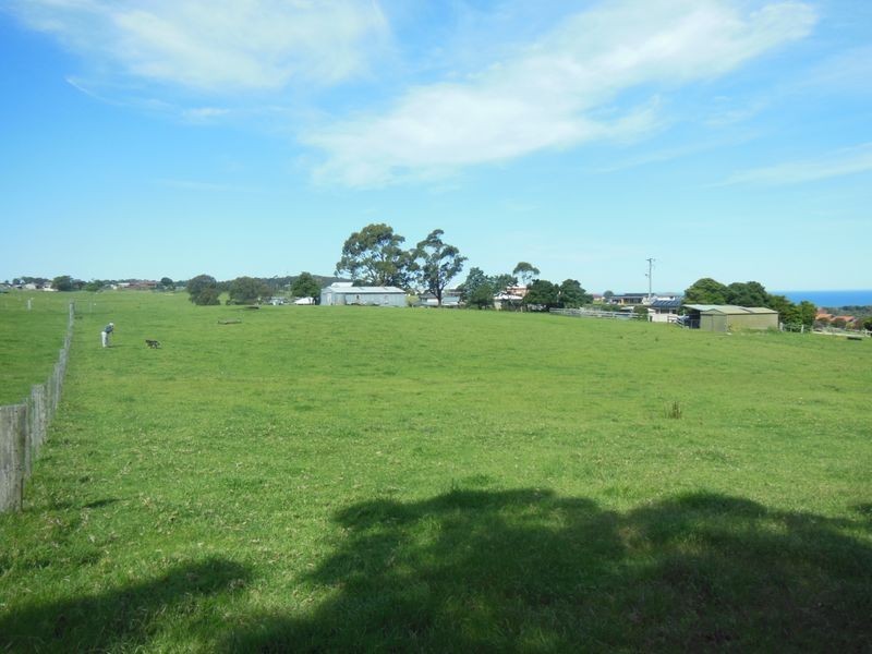 90 Palmers Road, Lakes Entrance VIC 3909