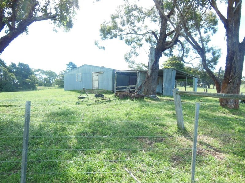 90 Palmers Road, Lakes Entrance VIC 3909