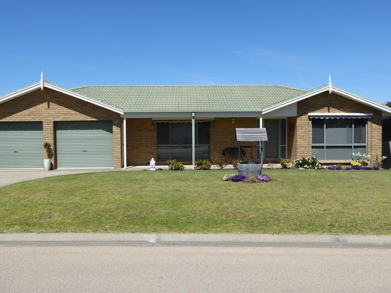 39 Stirling Drive, Lakes Entrance VIC 3909