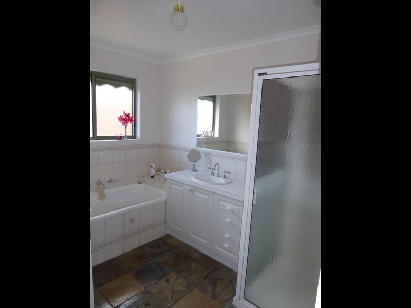 39 Stirling Drive, Lakes Entrance VIC 3909