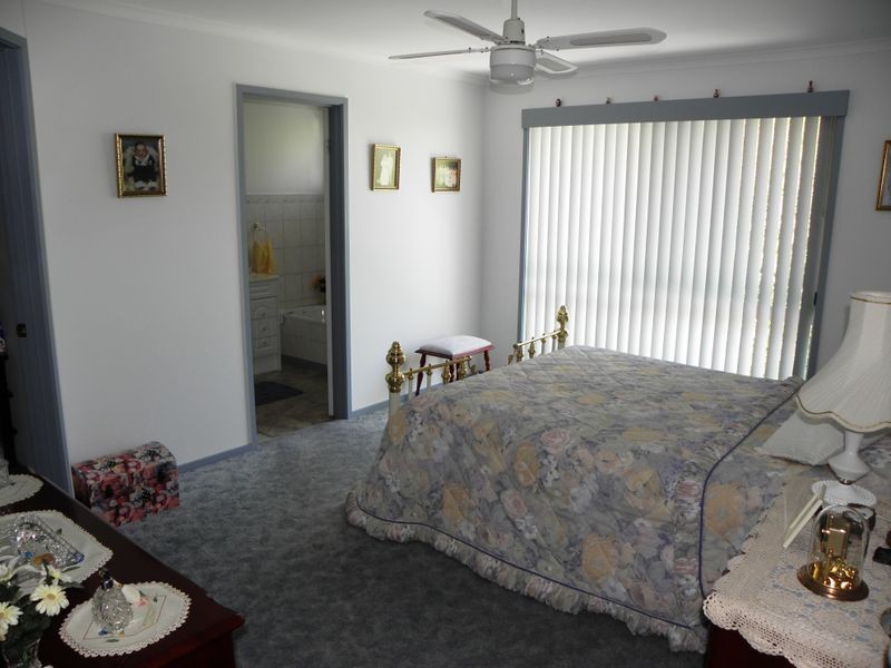 45 Nautilus Way, Lakes Entrance VIC 3909