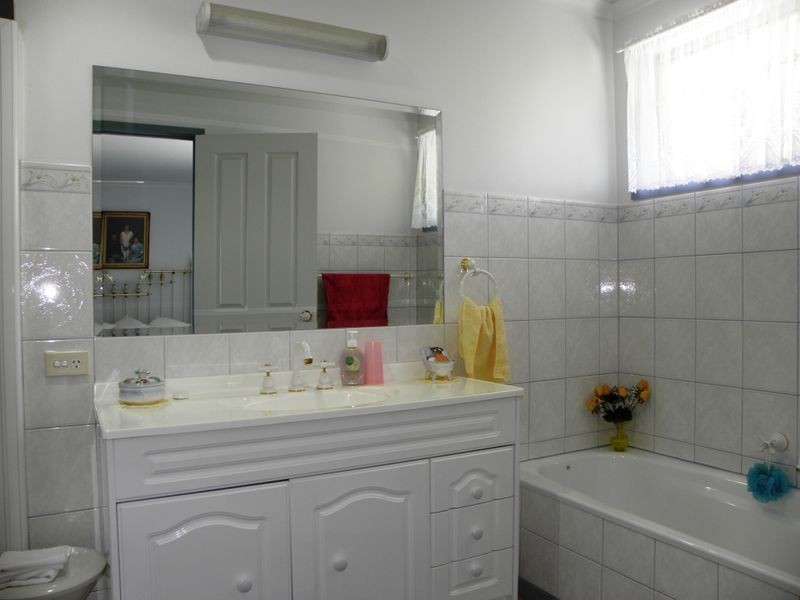 45 Nautilus Way, Lakes Entrance VIC 3909