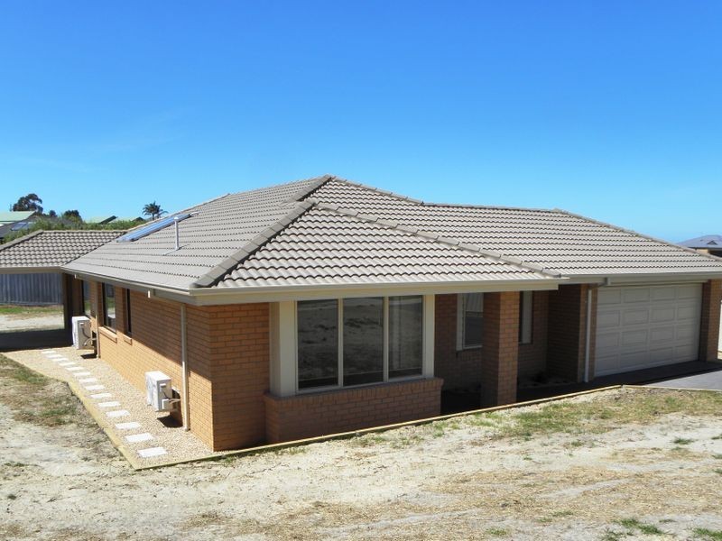 4 Luke Court, Lakes Entrance VIC 3909